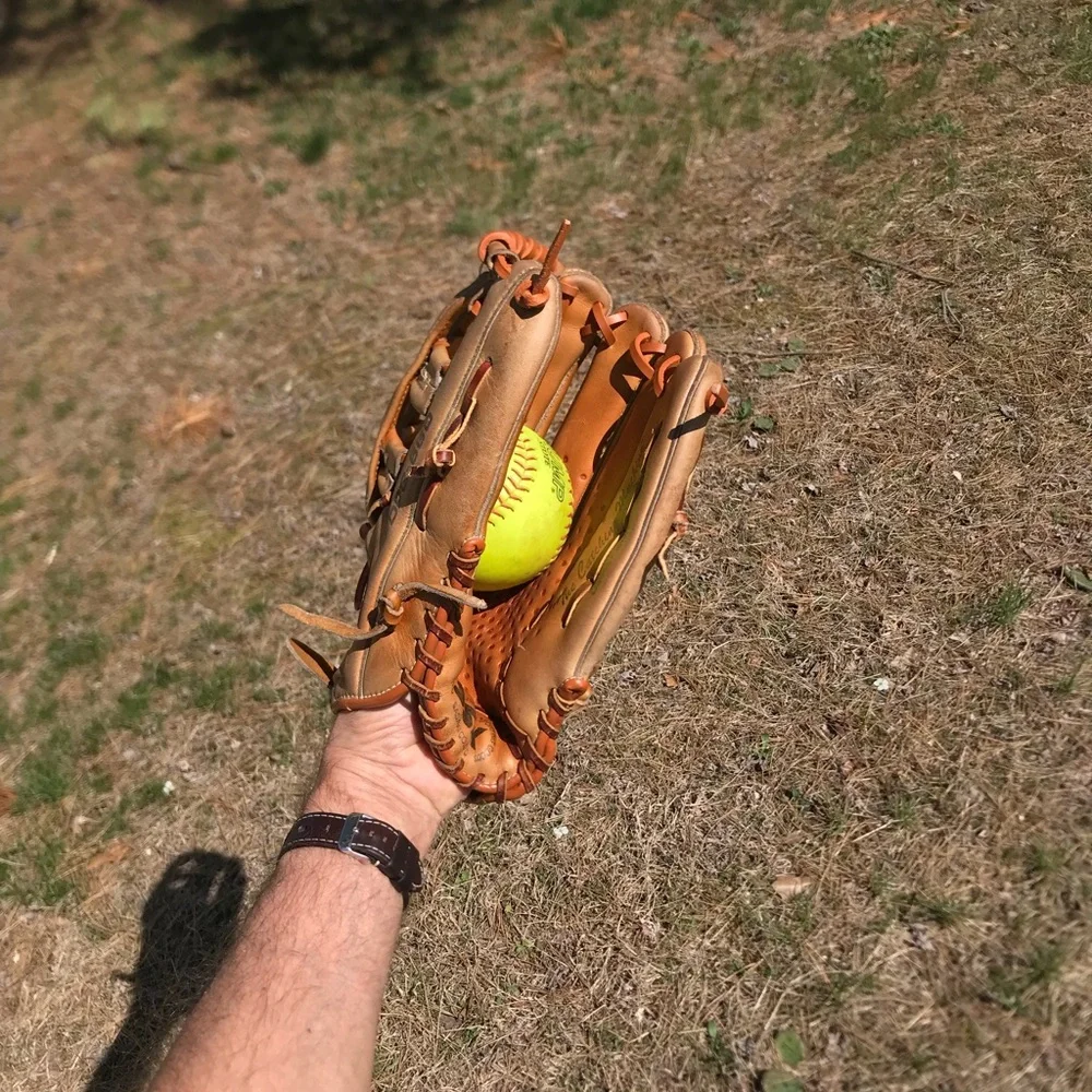 CLASSIC SSK, SOFTBALL GLOVE. CATCHING MACHINE R-throw. - Picture 14 of 16